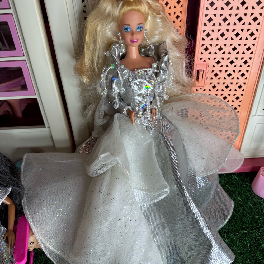 Happy holidays barbie 1992